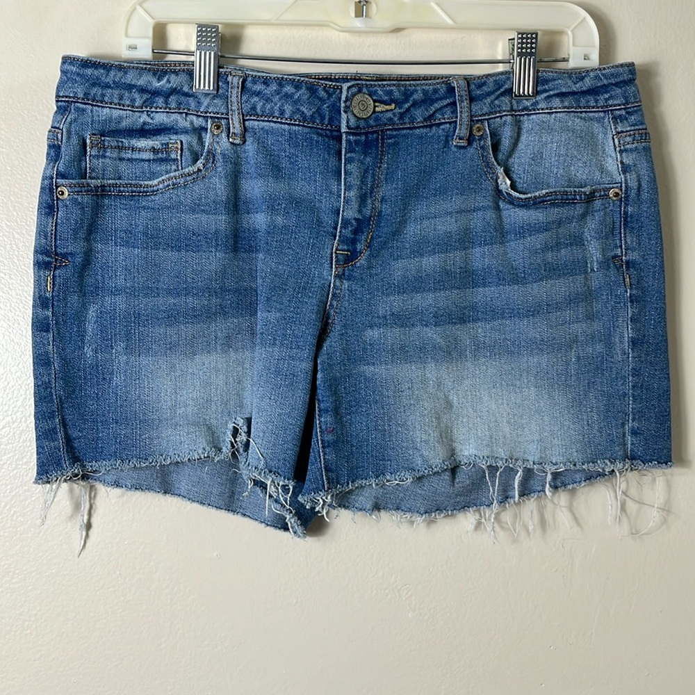 Aeropostale Distressed jean short size